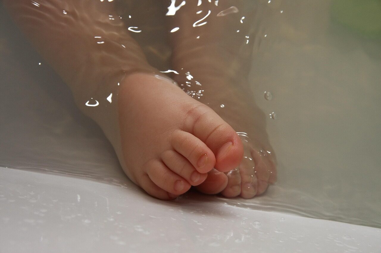 babynaturefeetbabyfeetbathingwatersmallkidinfantfootlittlechild
